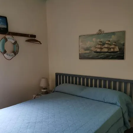 Itaca Pensión Varazze
